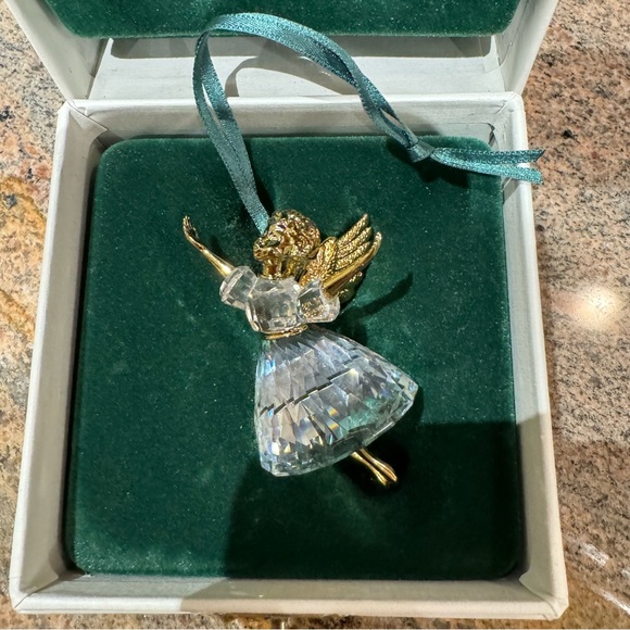 Retired 1996 Swarovski Angel Ornament w Original Box - Picture 2 of 7